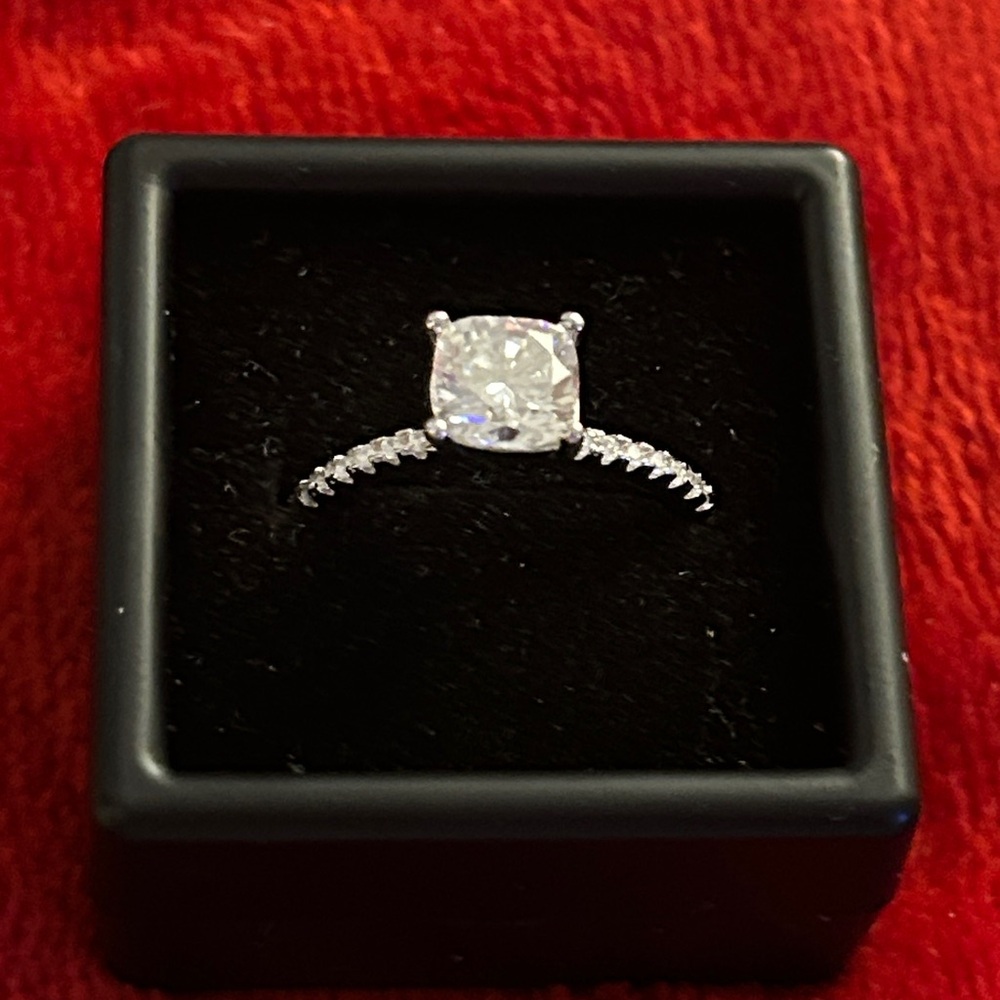 Moissanite Diamond cushion 925‎ Sterling silver ring size 9 VVSD